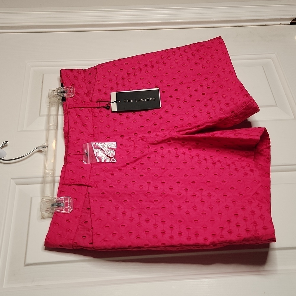 The Limited Hot Pink Eyelet Tailored Short Size 8 - Picture 3 of 15